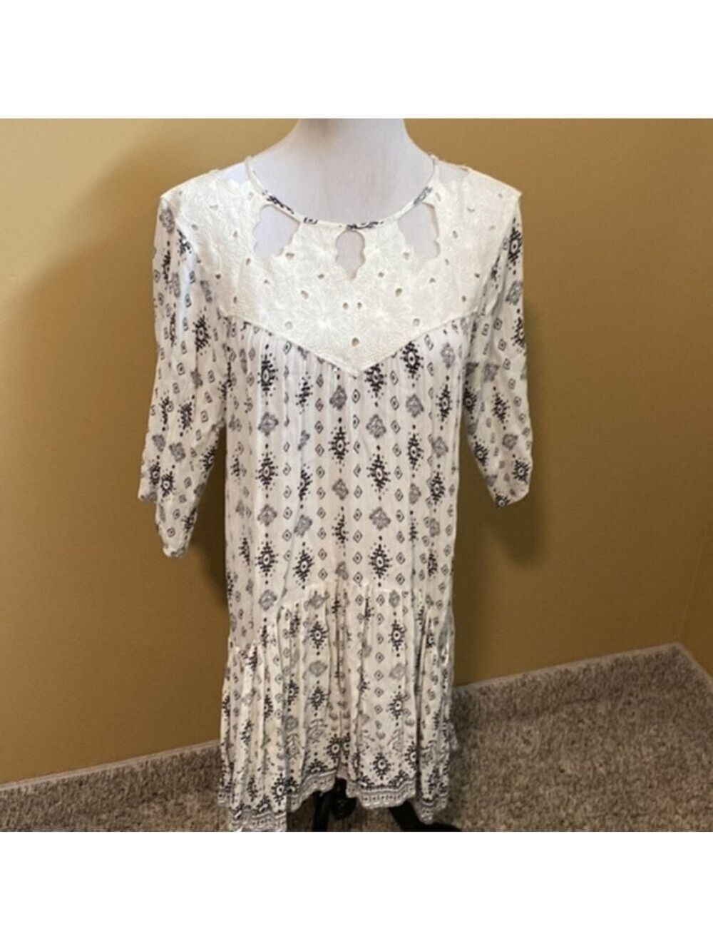 😊 En Creme Swing Dress​